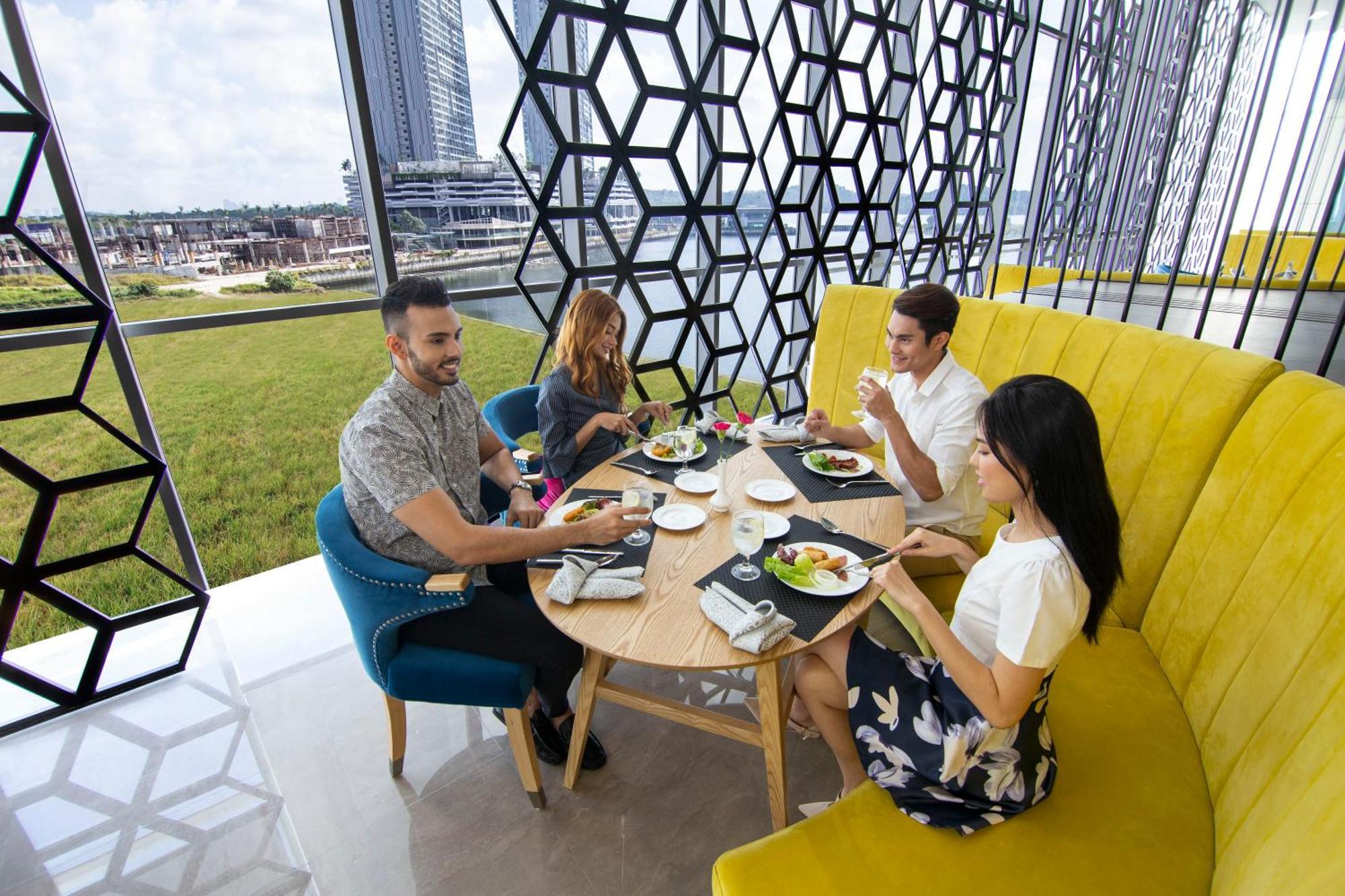Fraser Place Puteri Harbour Nusajaya  Eksteriør bilde Sky Bar