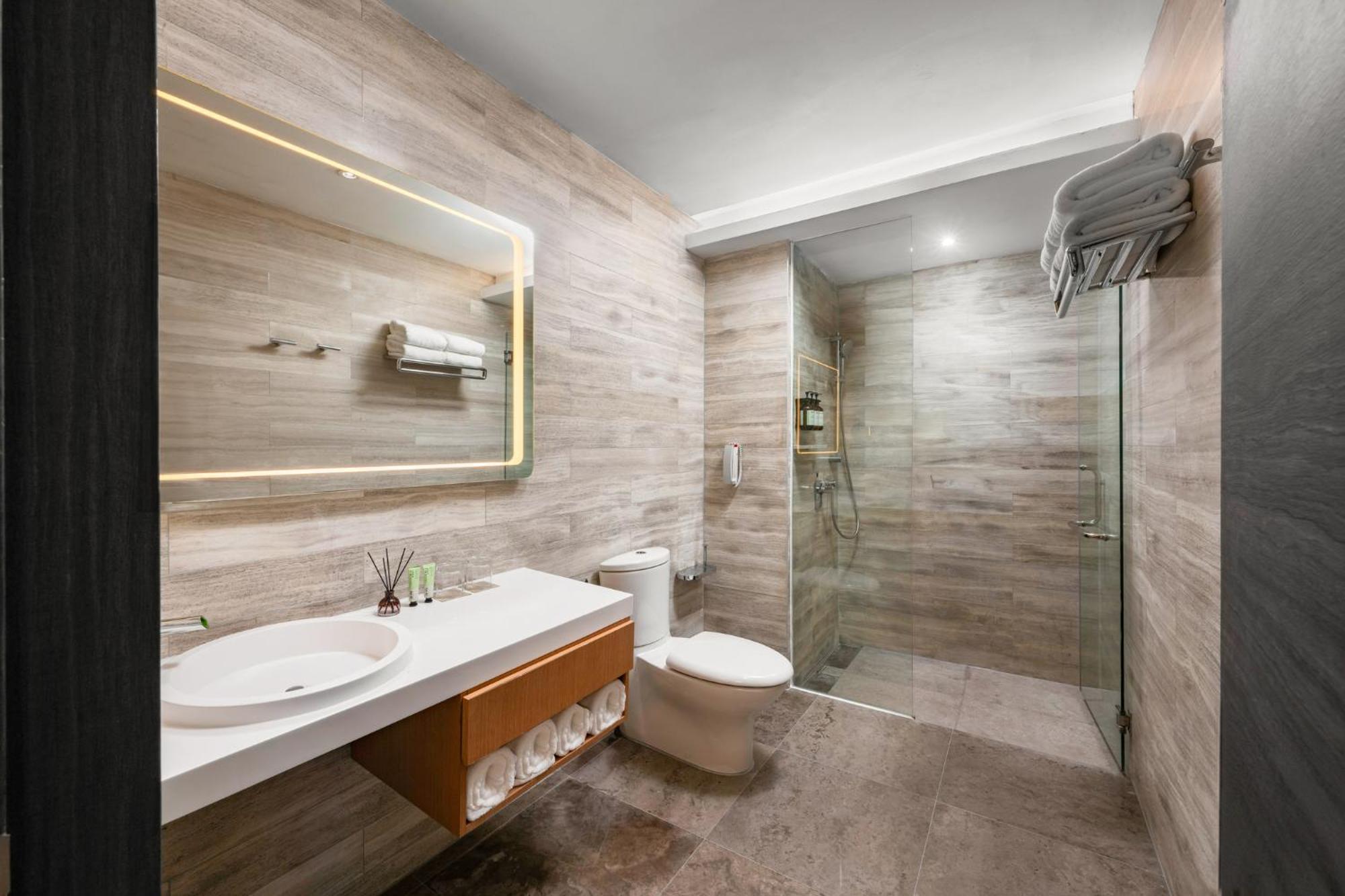 Fraser Place Puteri Harbour Nusajaya  Eksteriør bilde Bathroom