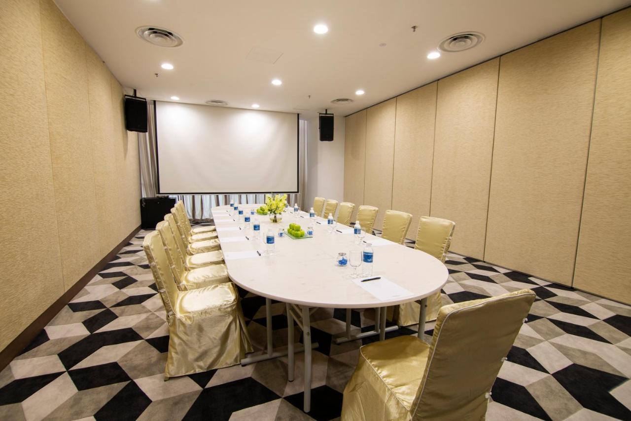 Fraser Place Puteri Harbour Nusajaya  Eksteriør bilde Meeting room